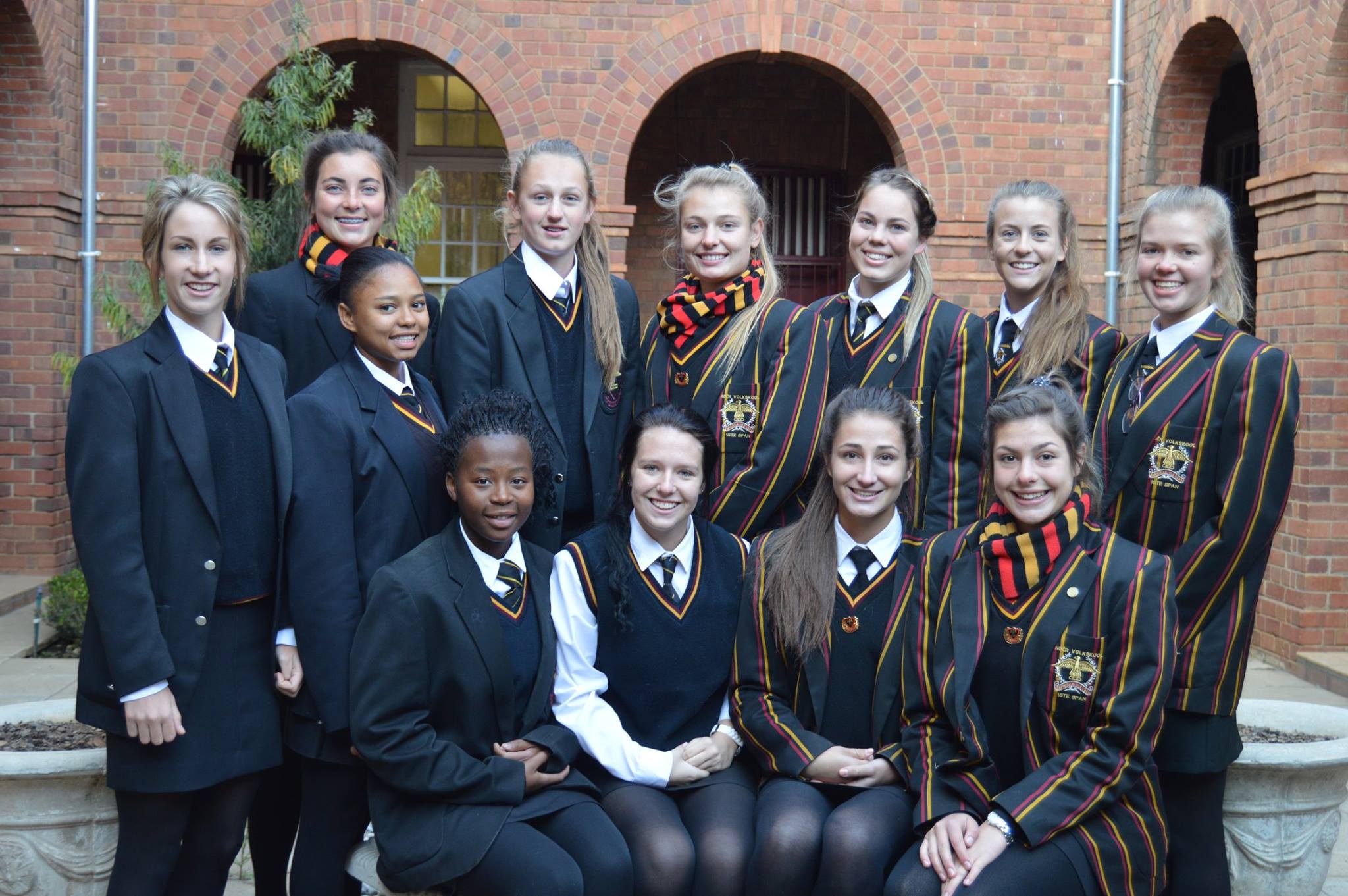 Volkie-netbalspelers wat die afgelope vakansie in Noordwesspanne deelgeneem het: (agter) Tashlee Jacobs, Melissa de Villiers, Larissa Gouws, Marisa Cilliers, Elani Stapelberg, Nine Brits; (middel) Mikyla Reid, Joadene Bors; (voor) Madelein Radebe, Janelda Reyneke, Melissa Lotter en Caitlinn Rousseau.