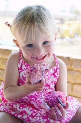 Karlien wat die partytjie geniet.