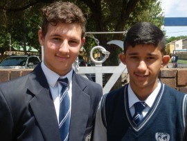 Frans Viviers en Ronnie Hendricks van Gimmies is vir die NW-o.15 krieketspan gekies.