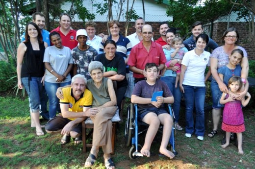 The people who received their wishes with the Tablers, friends and families. Photo: Marianke Saayman