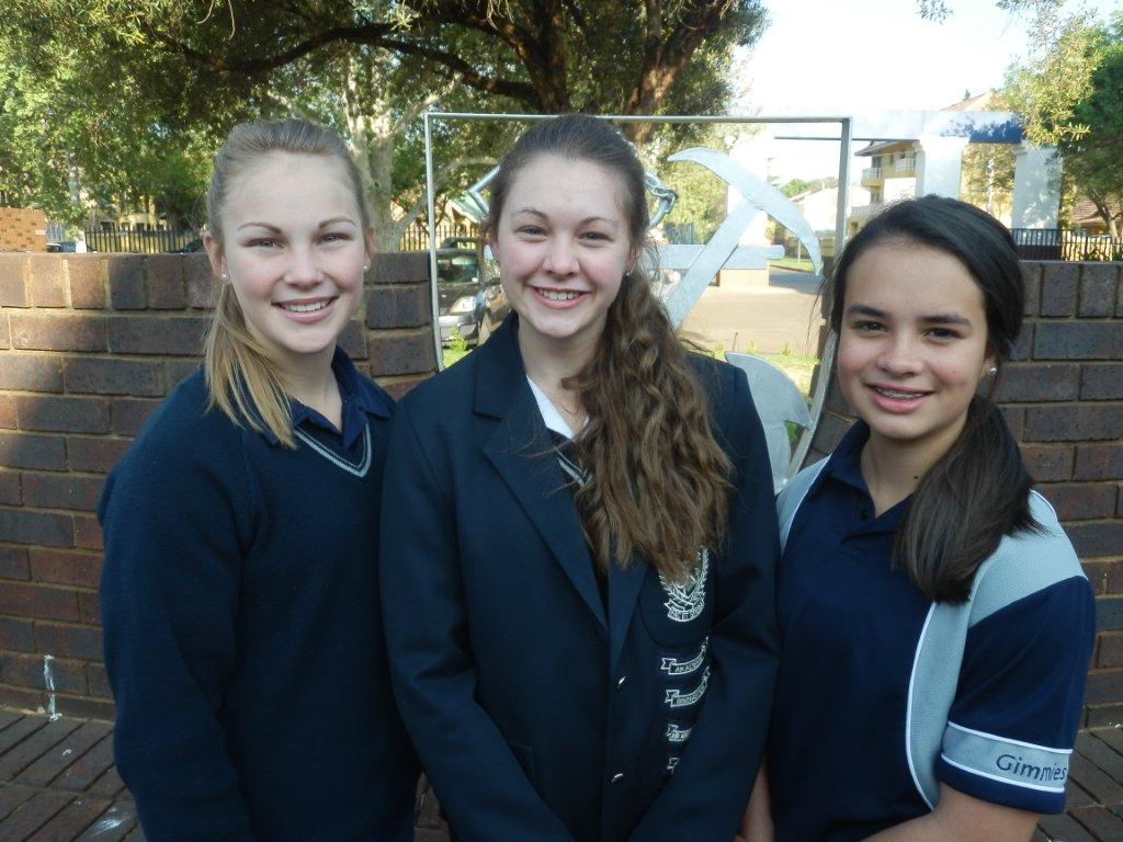 Charlande Swanepoel, Liezel Grobler en Charné Pietersen van Gimmies is vir die NW-Artistiese Gimnastiekspan gekies.