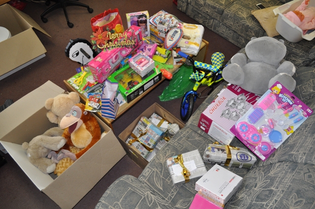 Die Herald se kantoor is nog vol geskenke wat ons nog moet toedraai.