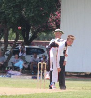 Le Roux White wys sy staal.