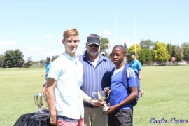 Eddie Engels en Nhlanhla Faku is as Ferdies se Senior Victor Ludorums aangewys tydens die skool se Interhuis. Saam op die foto is mnr. Lappies Labuschagne.