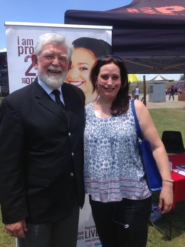 Prof. Fika Janse van Rensburg, rektor van die NWU Potchefstroom kampus en Martie Geertsema van Meds4Martie by die bekendstelling van die orgaanskenkingsveldtog.