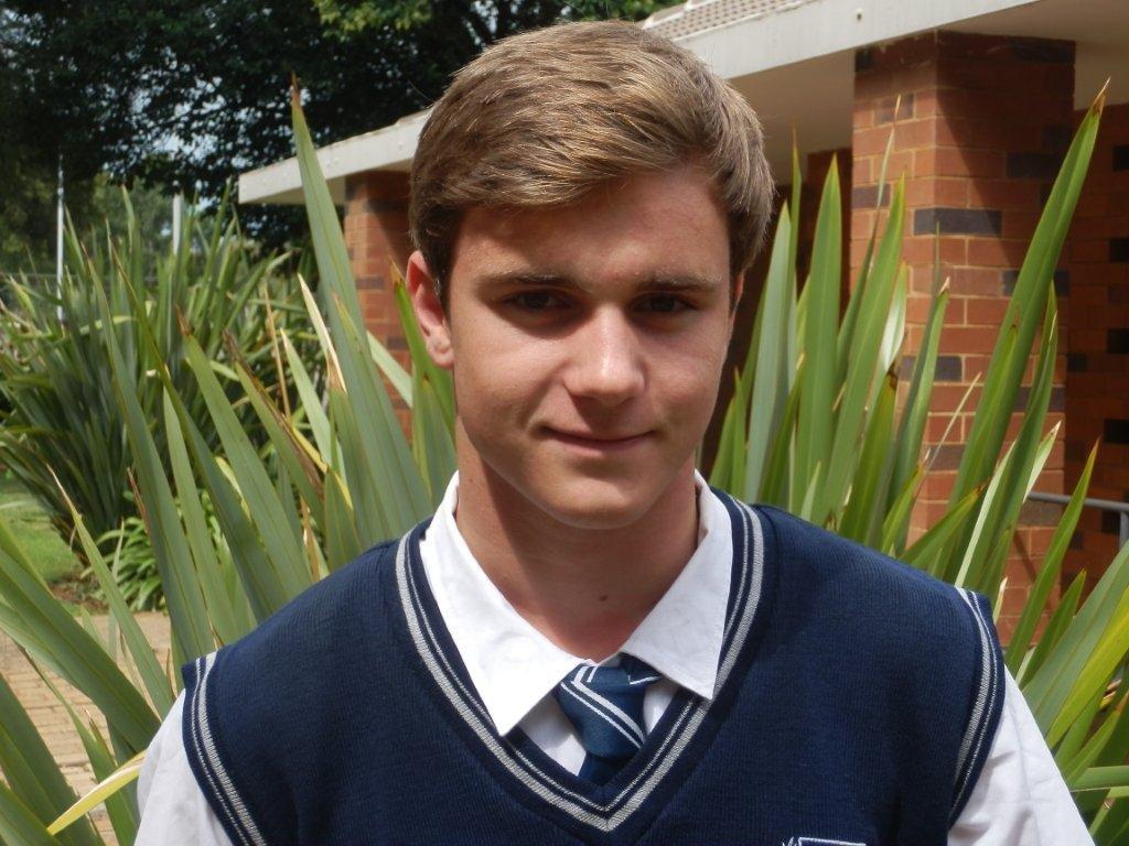 Botha du Toit van Gimmies is tydens die Interhoër-swemgala as die senior victor ludorum aangewys.