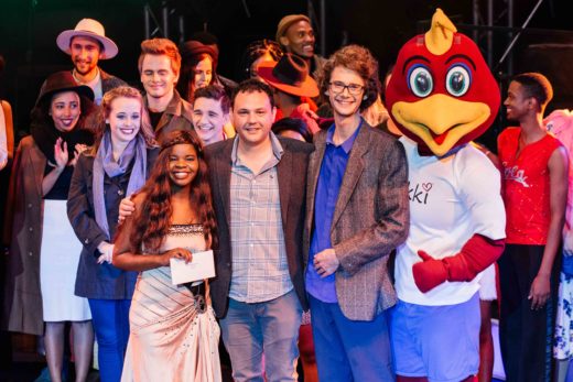 Percy Mkhonto wen die ATKV- prys vir mees belowende kunstenaar en wen 'n naweek vir ses by enige ATKV-vakansieoord. Op die foto, Jaco van der Walt, Direkteur: PUK-Kunste, LeRoux Malan, Organiseerder van die Pukki Talentfees en PUKKI. Foto: Zoe photography
