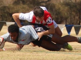 Keenan Twigg duik oor vir Gimmies teen Ben Vorster.