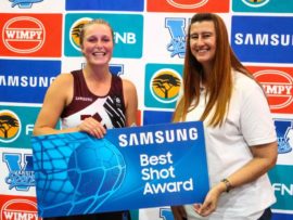Anja Esterhuizen of NWU-Pukke accept the Samsung Best Shot Award from Jana Arlow of Varsity Sport