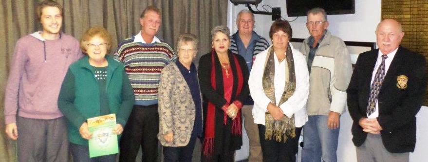 Die rolbalspelers van die Buiteklub wat erkenning gekry het is van links: Chris de Witt, Ina Meyer, Ian Nieuwoudt, Trix Roux, Helena Koekemoer, Carl Adelaar, Hannetjie Nieuwoudt, Jakkie Bezuidenhout en die voorsitter van die klub, Kaiser Cornelius.