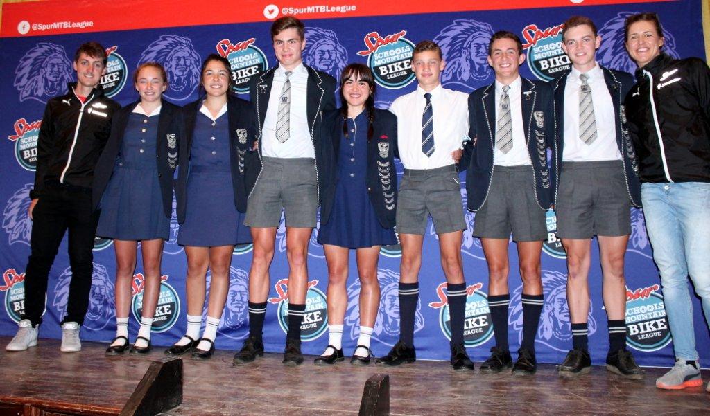 Gimmies se bergfietsryspan het algeheel die 3de plek behaal tydens die Spur Nasionalekampioenskappe. Vlnr: Alan Hatherly (Spur), Joné v Eeden, Natasha Roets, Kirsten Pieters, Danielle Strydom, Stephan Terblanche, Brendan v Eeden, Lehan J v Vuuren en Ariane Lüthi (Spur). Armand v/d Merwe was afwesig met die neem van die foto.