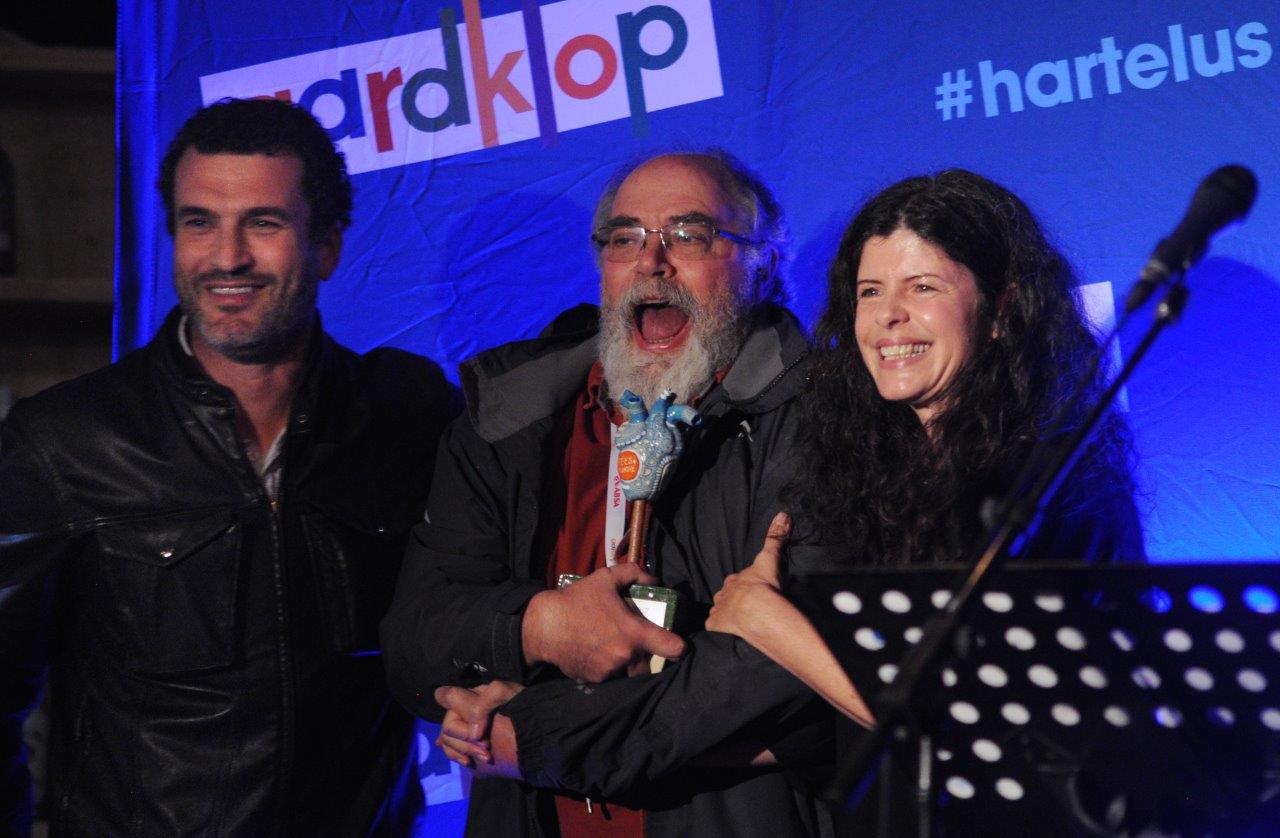 Paul du Toit, Marthinus Basson en Ilse Roos se produksie Melk en Vleis het die prys gewen vir die beste algehele aanbieding. FOTO: Marianke Saayman