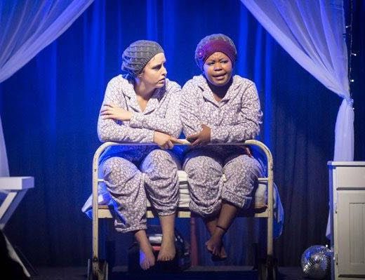 Elbé van der Merwe as Lyla en Veronica Ramokgoname as Anabelle in Droom. FOTO: Verskaf