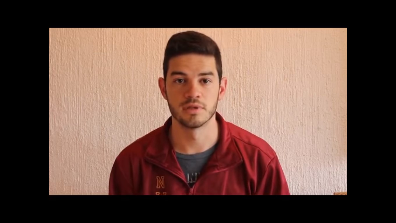 Die voorsitter van die Potchefstroomkampus se KSR, Jacques Hugo, in die video wat op Facebook geplaas is. Foto: Youtube