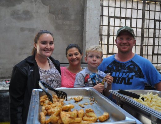 Yolandi Ras, Samantha Joubert, klein Jandré Prinsloo en Naas Prinsloo is die span agter die heerlike kos by N3's Deli