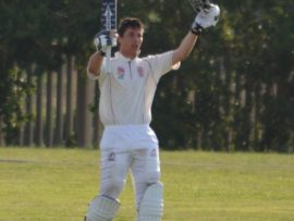 Louis van Schalkwyk hou sy kolf omhoog nadat hy 116 aangeteken het op die eerste dag van die o.19 Khaya Majola Nasionale Krieketweek wat vanaf 17-22 Desember by St Stithians Kollege in Johannesburg aangebied is.