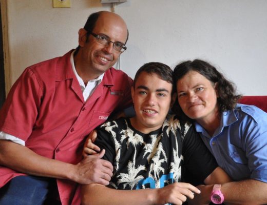 Shaun Beyers (middel) saam met sy ouers Louis en Adri Labuschagne.