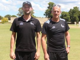 Nottinghamshire’s head coach, Peter Moores (right) praised the excellent facilities in Potchefstroom. Next to him is the sports psychologist of Nottinghamshire, Matt Thompson.