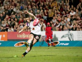 Schalk Hugo skop pale toe. Foto's: Barco Greeff/Asem Engage