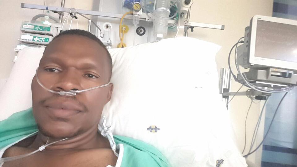 Prof. Dan Kgwadi in die hospitaal na sy hartaanval. Foto: Facebook | Ntate Dan Kgwadi