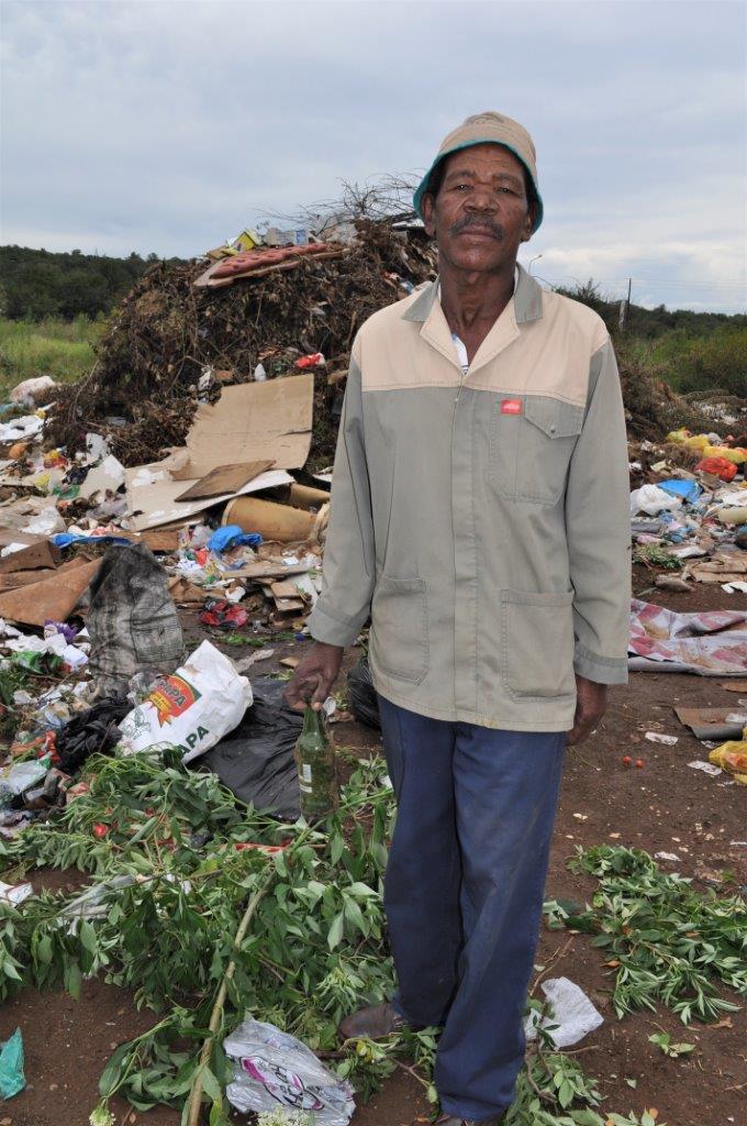 Richard Stona is making the best of a bad situation by recycling glass bottles he finds in the rubbish. Photos: Marianke Saayman
