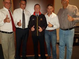 Volkies se eerstespan afrigters saam met Wynie Strydom, die voormalige spanbestuurder van die Blou Bulle. Van links na regs is Christo van Heerden, Daan Seymore, Wynie Strydom, André Pretorius en Johan Herbst