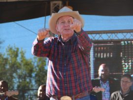 Angus Buchan het 'n boodskap van hoop vir Potchefstroom by It's Time gehad vanmiddag op Olenpark. Foto: Wouter Pienaar