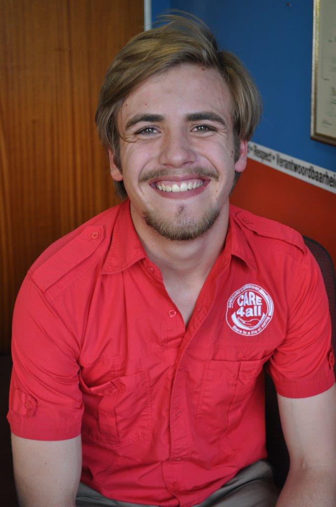 Nicolas Potgieter voel beter na die aanval, maar sy oë is steeds baie sensitief. Foto: Marianke Saayman