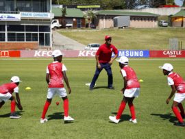 Robin Peterson doing drills with the kids