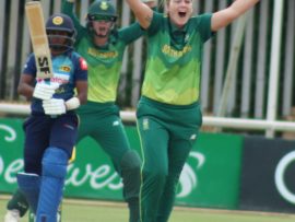 SA captain, Dané van Niekerk, appeals for an LBW. Photo: Wouter Pienaar