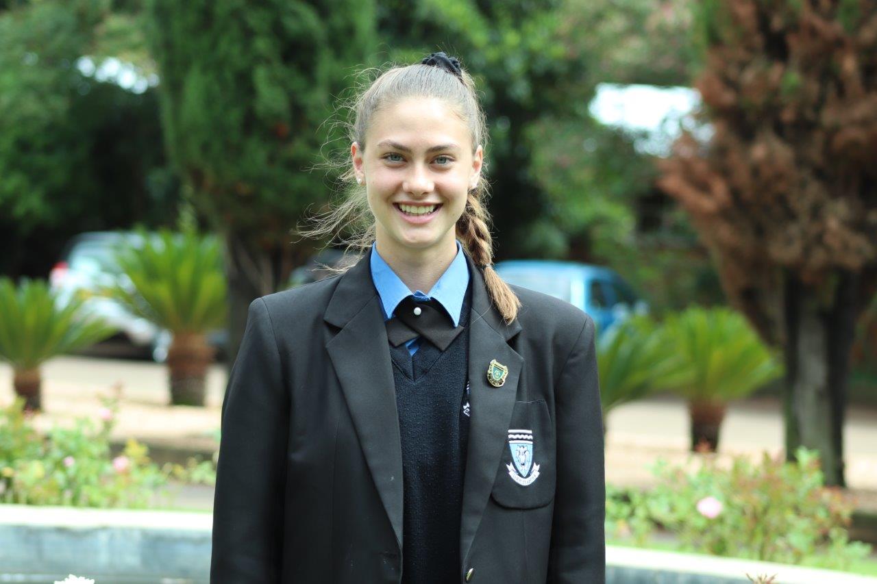 Zia Pieterse is Hoërskool Ferdinand Postma se trots met haar puik prestasies op die atletiekbaan