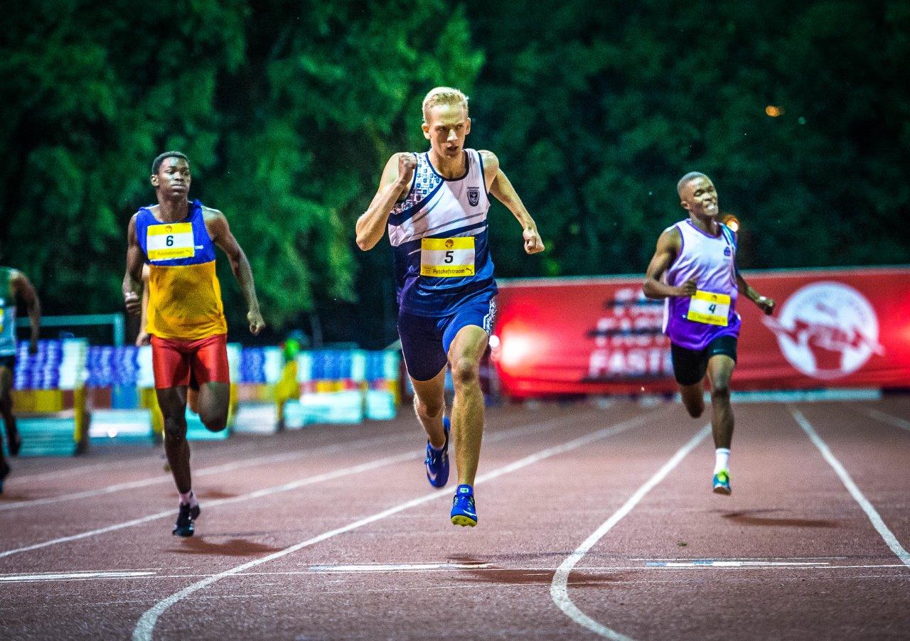 Marthinus du Preez Potchefstroom Gimnasium) showed a clean pair of heels in the Boy’s U19 200m crossing the finish line first in 21.91 seconds. Photo: Tobias Ginsberg