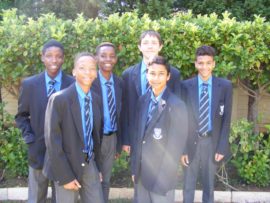 Voor: Kutloano Mashiloane en Taahir Mohamed. Agter: Reokopile Lentsoe, Karabo Serangoare, Heinrich van der Walt en Mioron Matras.