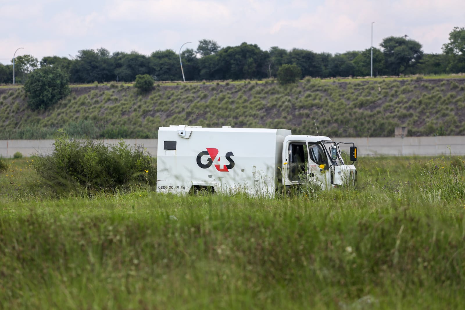 Police launch a manhunt following a failed Cash-In-Transit heist in ...