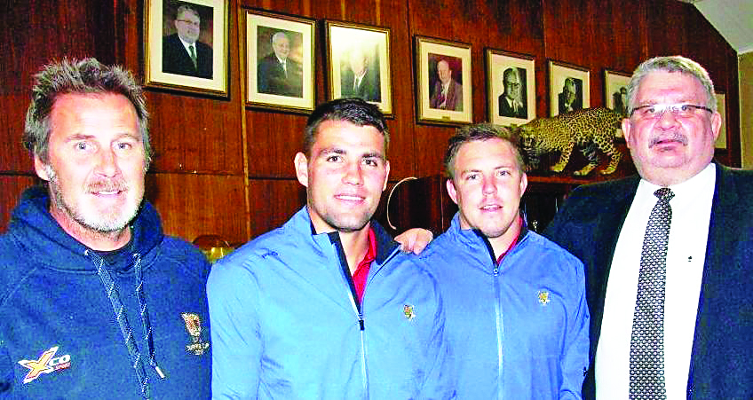 Die Luiperds se hoofafrigter Robert du Preez, onderkaptein Meel Engelbrecht, kaptein Juan Language en die president, André May. Foto: Annemie Bester