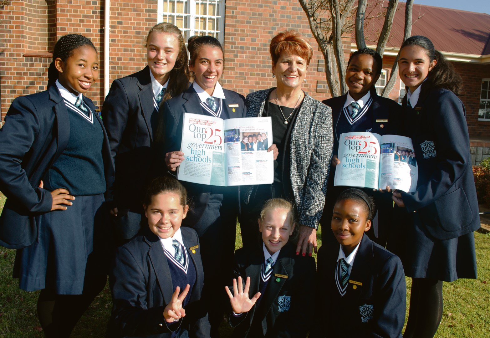 Mrs Eliza Meyer and a selection of Grade 8’s couldn’t wait to lay their hands on the latest Fairlady issue. At the back are Olona Sicwebu, Kirsten de Villiers, Mikayla Niemack, Rethabile Montsi and Marzhaun van den Berg. In front are Mia Snyman, Aneri de Witt and Reabetswe Rapule. Photo: Tamlyn Patterson