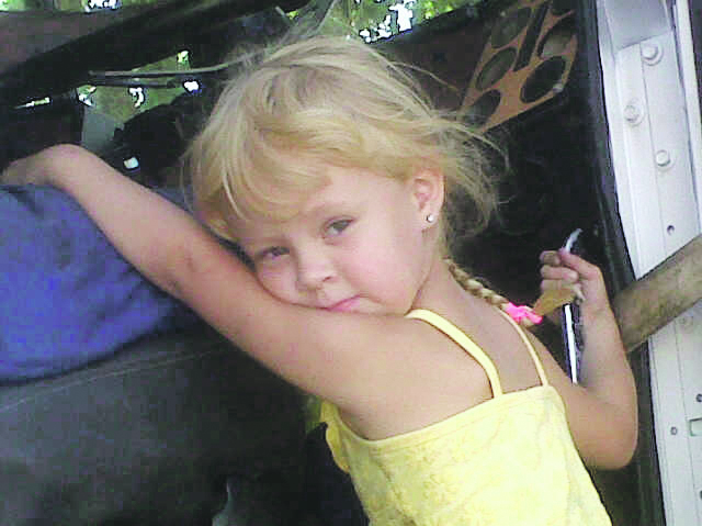 Sandra Lena van Zyl (4) wat verlede jaar tragies na ‘n fratsongeluk by hul huis gesterf het.