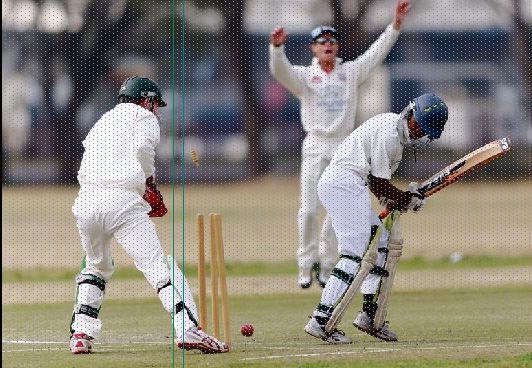 n Speler van General Smuts se eerste krieketspan kyk verslae terug nadat hy deur Valia se Xander van der Walt skoongeboul is. Valia se Walter Berrington is paraat agter die penne, terwyl Werner van Zyl in die agtergrond die paaltjie vier. Foto: Ettienne van Rensburg