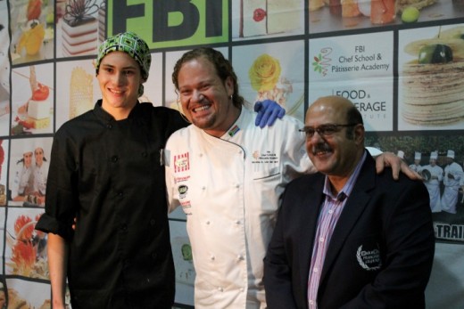 Zander Scheepers van Vereeniging Gimnasium het 'n beurs ter waarde van R100 000 gewen om by die FBI Chef School sy droom om 'n sjef te word te bewaarheid. Saam met hom is sjef Nicolas van der Walt en Marios Papavarnavas. 