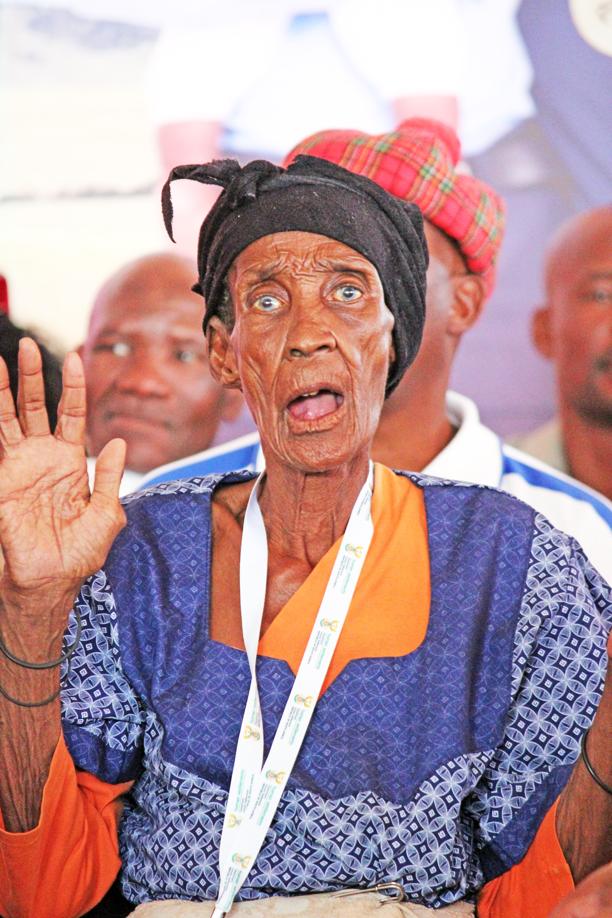Elda Mazongolo (112) from Boiketlong Informal Settlement waits to receive her house from the office of the MEC for Human Settlements, Jacob Mamabolo. Photo: Lazarus Dithagiso.
