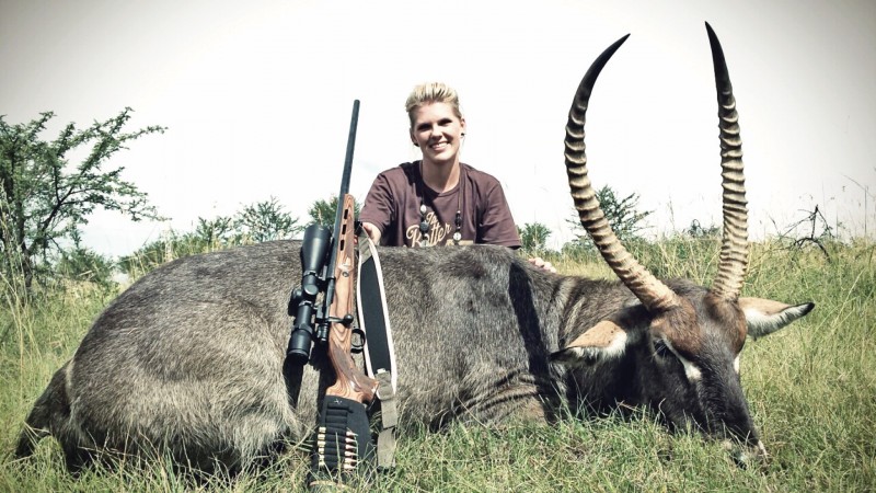 Tanya Chegwidden van Midvaal haal haarself die woede van Vaaldriehoekse diereliefhebbers op die hals toe sy in Mei inskryf vir die internasionale Extreme Huntress wedstryd.