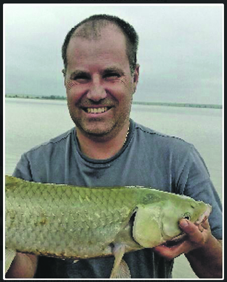 Mnr. Riaan Myburgh (46) is in Januarie 2015 deur sy elektriese grassnyer doodgeskok by sy huis in Vanderbijlpark.