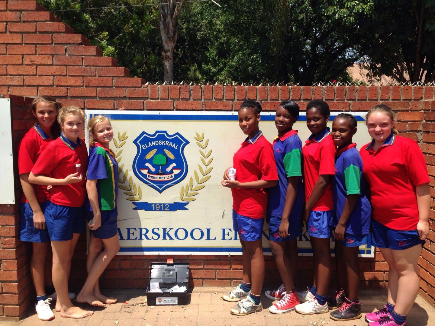 Water word getoets deur die AfriForum se Mooinooi tak by Elandskraal laerskool. (Large)