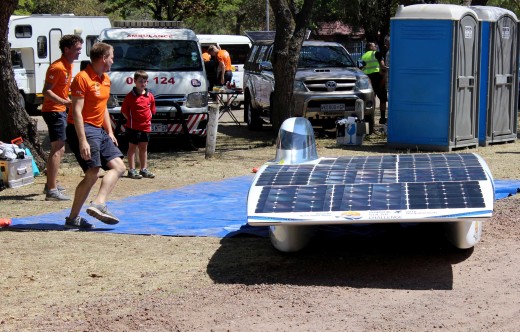 Sasol Solar Challenge - The Dutch Team had a good pitstop at the DP de Villiers Stadium in Sasolburg before hitting the road to Kroonstad (19)
