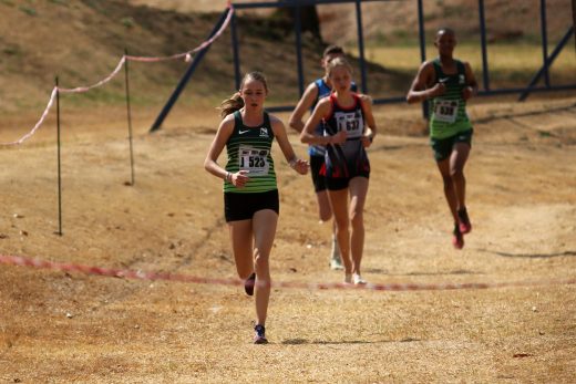 Mareli Dimond van die Hoërskool Transvalia in aksie tydens die AVT-landloopkampioenskap. Foto: Ettienne van Rensburg