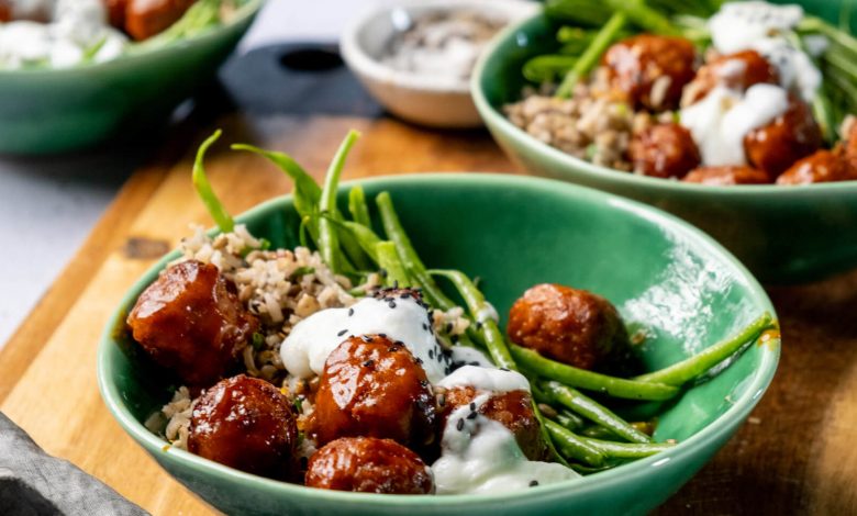 WFD - Brown rice salad with mini frikkadels and coconut yoghurt - 26 OCT