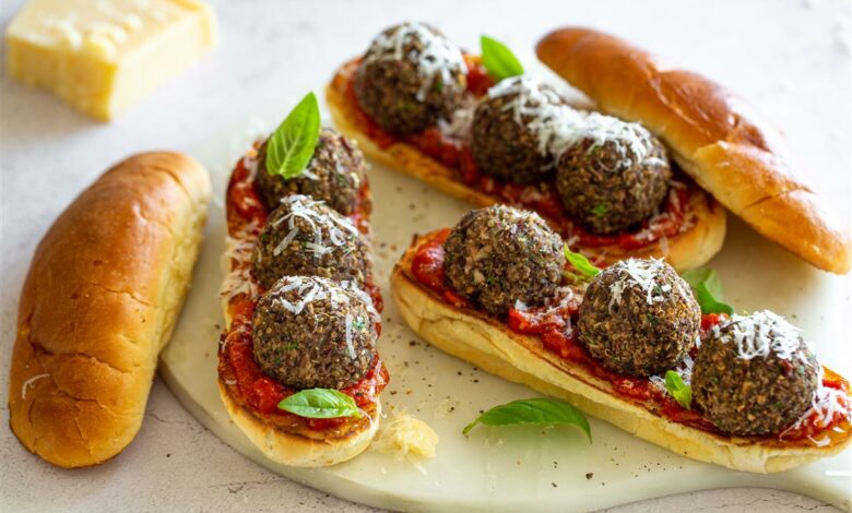13 DECEMBER - Meatless Monday - Mushroom meatball subs (Medium)