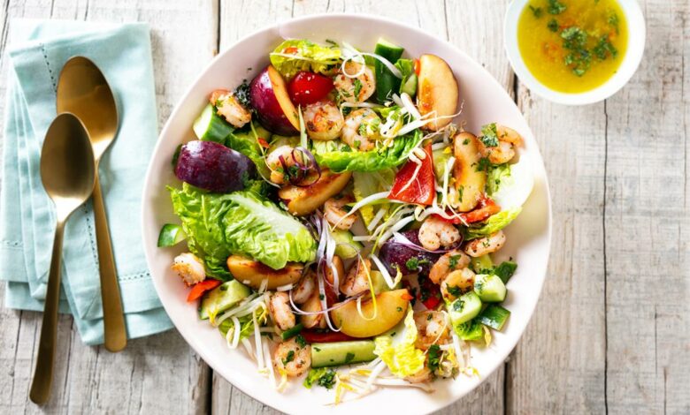 15 DECEMBER - WFD - Plum and prawn salad (Medium)