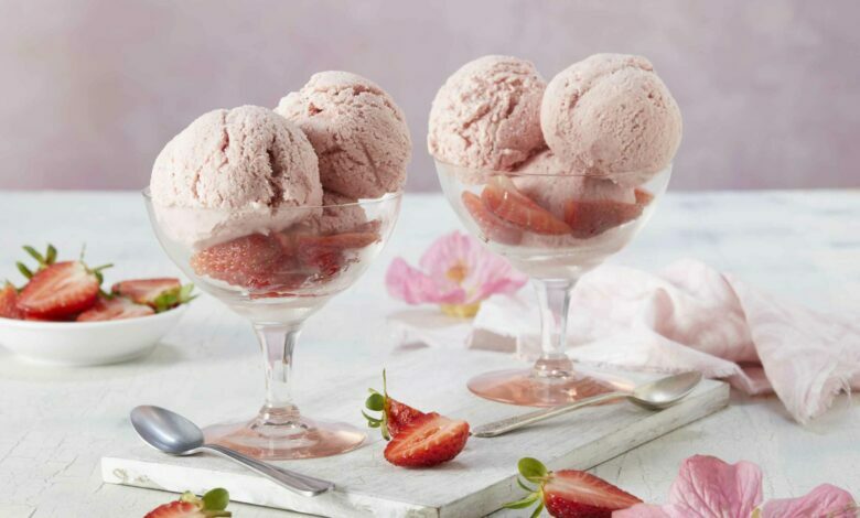 13 FEBRUARY - SUNDAY SPOIL - Strawberry yoghurt ice cream