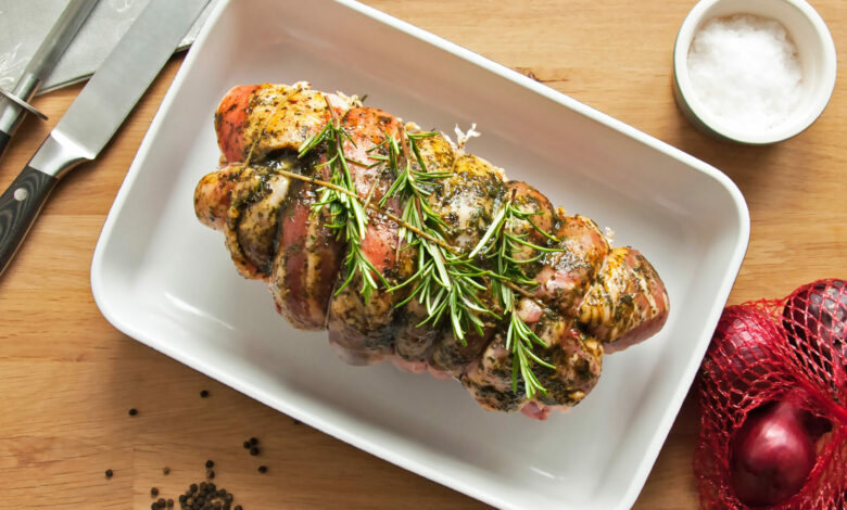 16 APRIL - SATURDAY ENTERTAIN - Roast leg of lamb with Hasselback potatoes